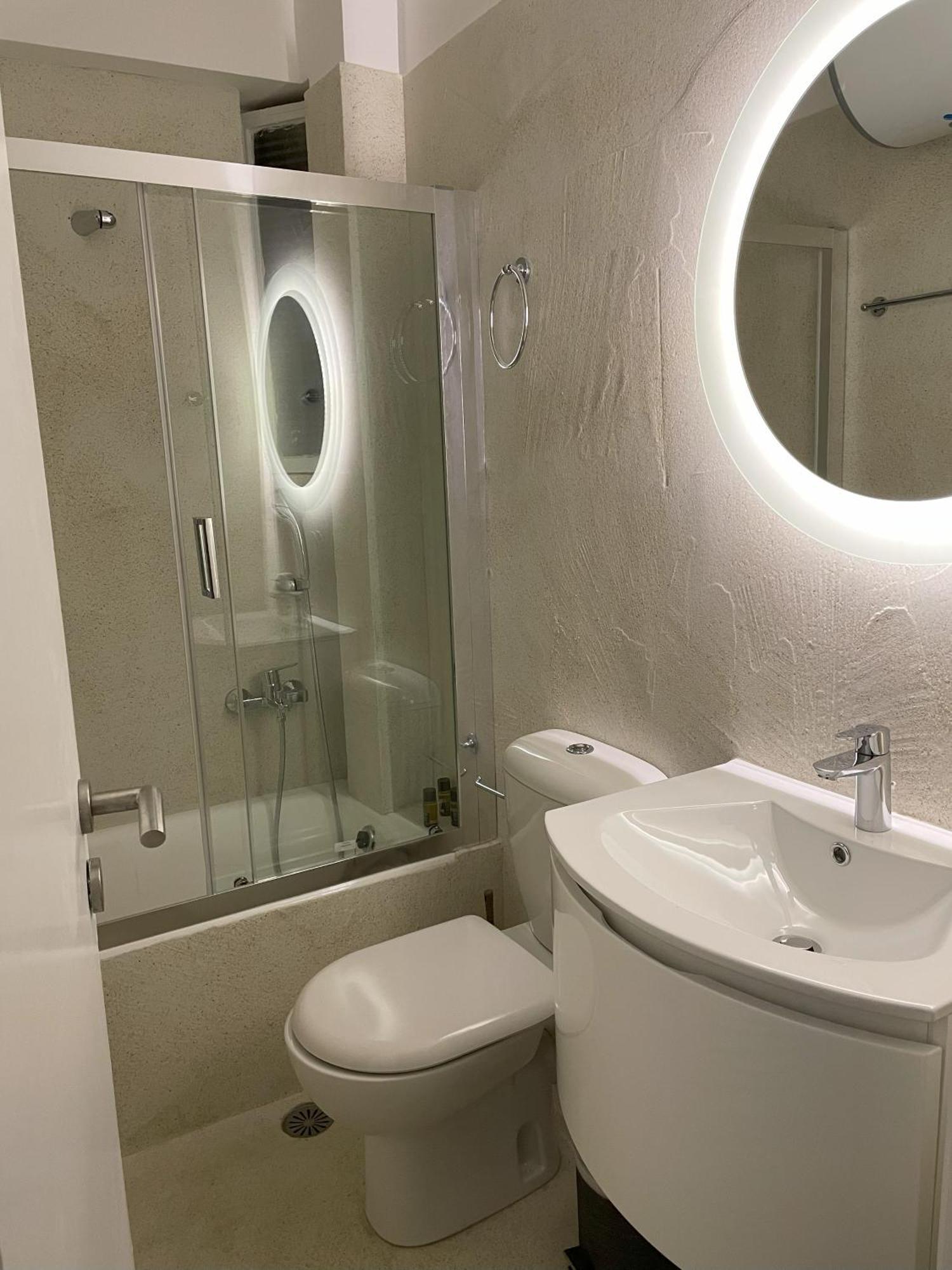 Four Seasons Sea View Apartment